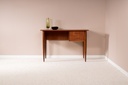 Bureau scandinave en teck, 2 tiroirs - 1
