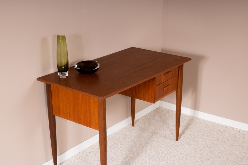 Bureau scandinave en teck, 2 tiroirs - 4
