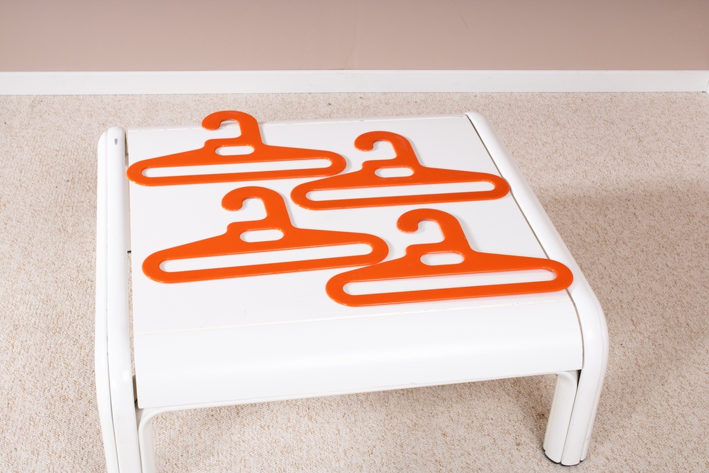 Ensemble de 4 cintres oranges-2