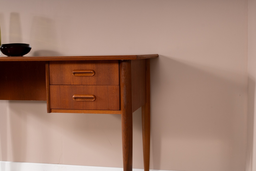 Bureau scandinave en teck, 2 tiroirs - 5