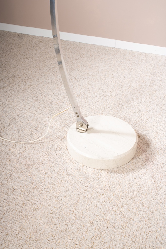 Lampadaire arc pied rond en travertin-3